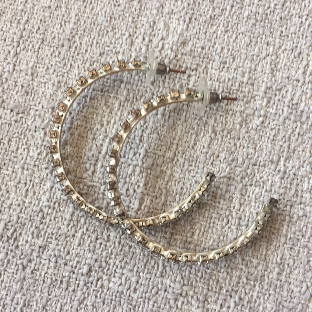 Earings - Picture 2 of 3